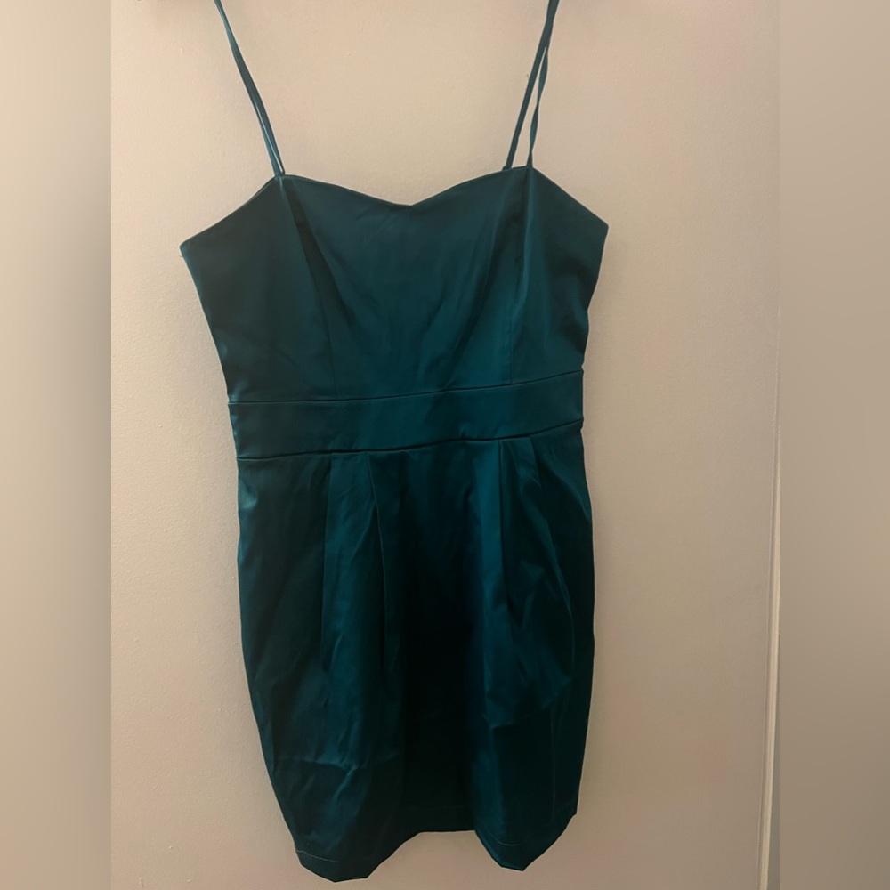 Size M Forever 21 Emerald Satin dress